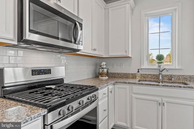 107 STONE RUN DR, Mechanicsburg, PA 17050