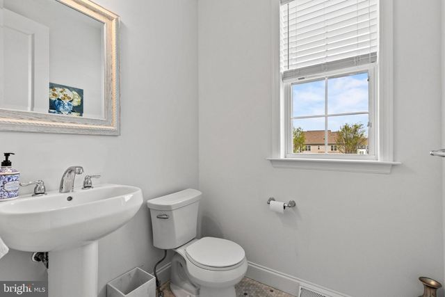 107 STONE RUN DR, Mechanicsburg, PA 17050