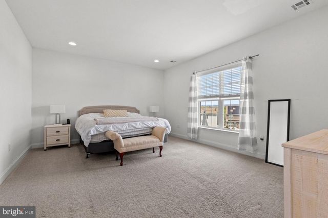 107 STONE RUN DR, Mechanicsburg, PA 17050