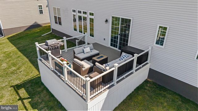 107 STONE RUN DR, Mechanicsburg, PA 17050