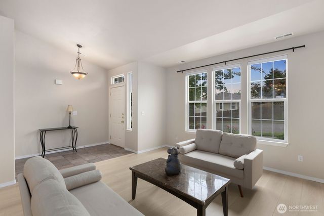 2727 151st Place SW, Lynnwood, WA 98087