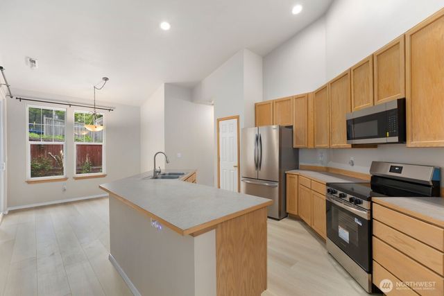 2727 151st Place SW, Lynnwood, WA 98087