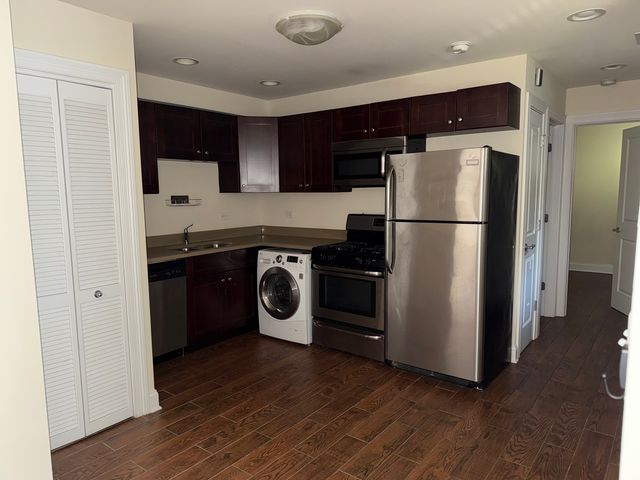 647 W DEMING Place GR, Chicago, IL 60614