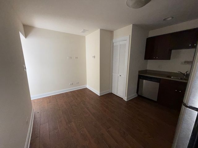 647 W DEMING Place GR, Chicago, IL 60614