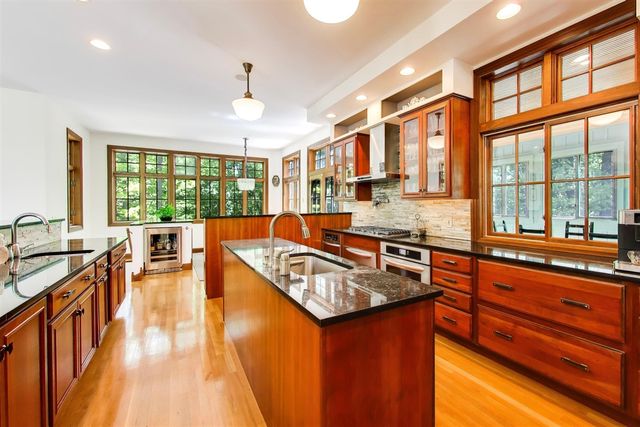 2287 Autumn Ridge, Saint Joseph, MI 49085