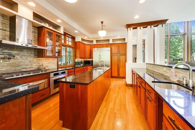 2287 Autumn Ridge, Saint Joseph, MI 49085
