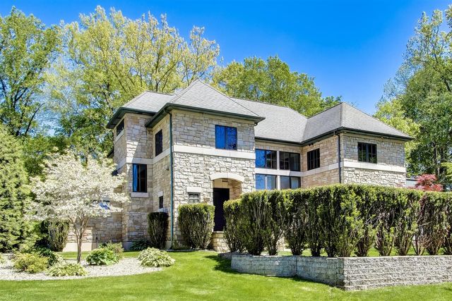 2287 Autumn Ridge, Saint Joseph, MI 49085