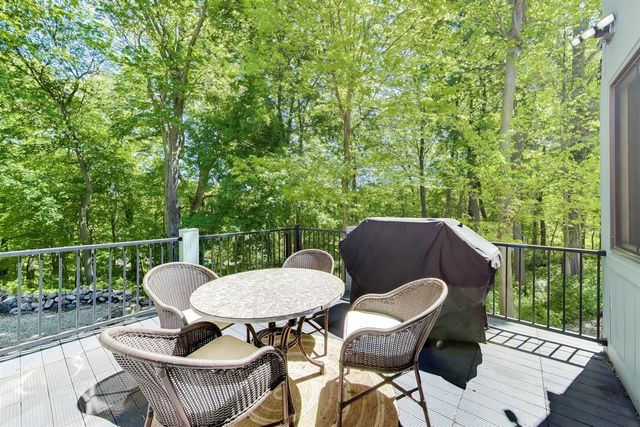 2287 Autumn Ridge, Saint Joseph, MI 49085