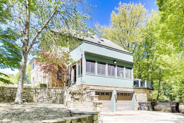 2287 Autumn Ridge, Saint Joseph, MI 49085