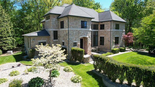 2287 Autumn Ridge, Saint Joseph, MI 49085
