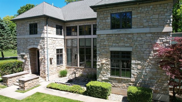 2287 Autumn Ridge, Saint Joseph, MI 49085