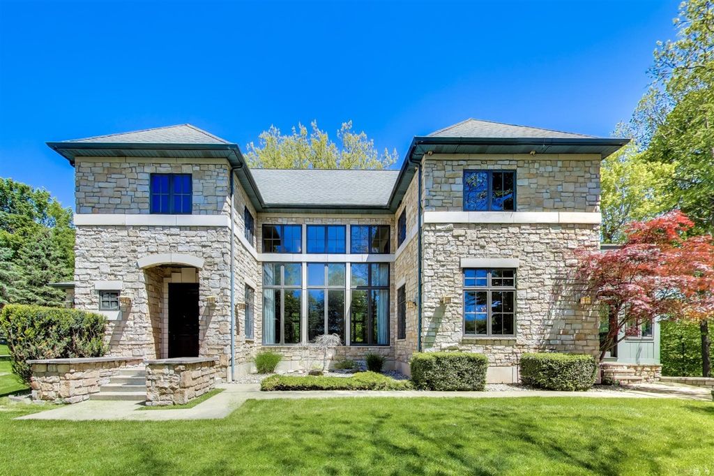 2287 Autumn Ridge, Saint Joseph, MI 49085