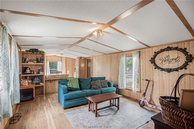 497 Blackberry Road, Somerville, TX 77879