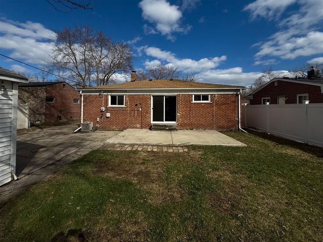 22203 Logue Avenue, Warren, MI 48091