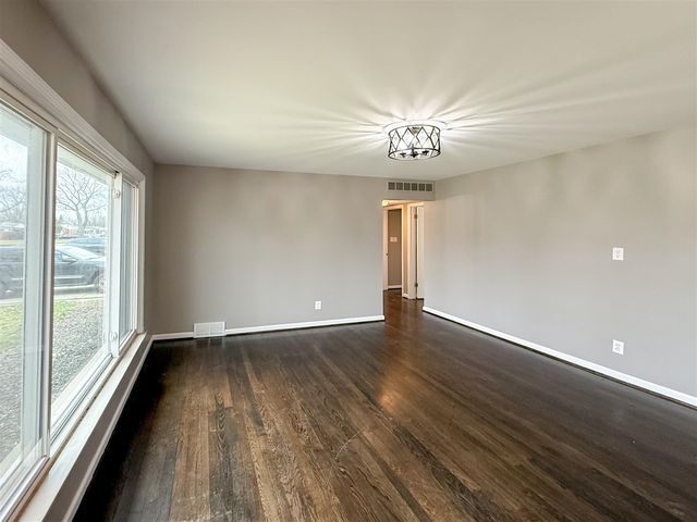 22203 Logue Avenue, Warren, MI 48091