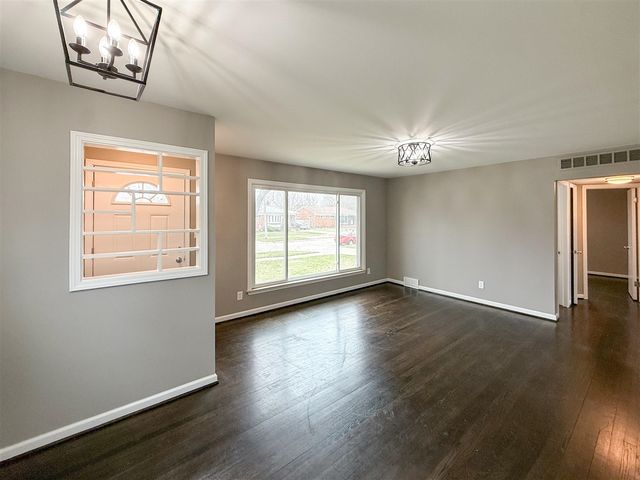 22203 Logue Avenue, Warren, MI 48091