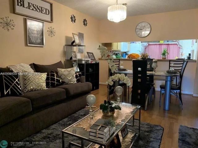 8020 Hampton Blvd 309, North Lauderdale, FL 33068