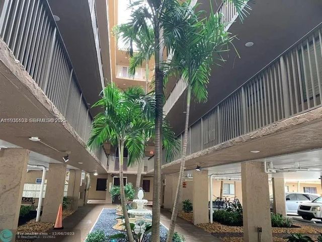 8020 Hampton Blvd 309, North Lauderdale, FL 33068