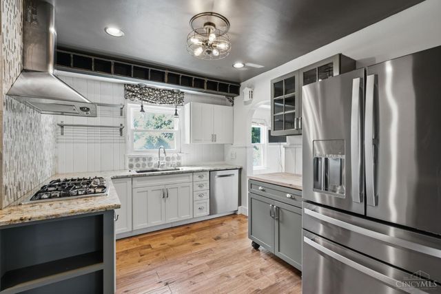 3605 E Galbraith Road, Amberley, OH 45236