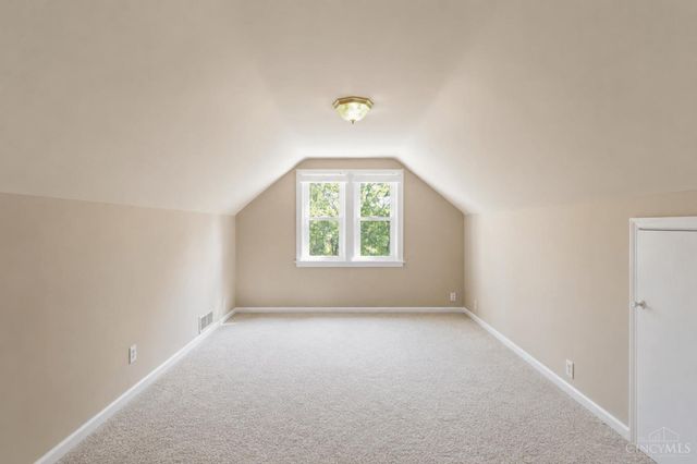 3605 E Galbraith Road, Amberley, OH 45236