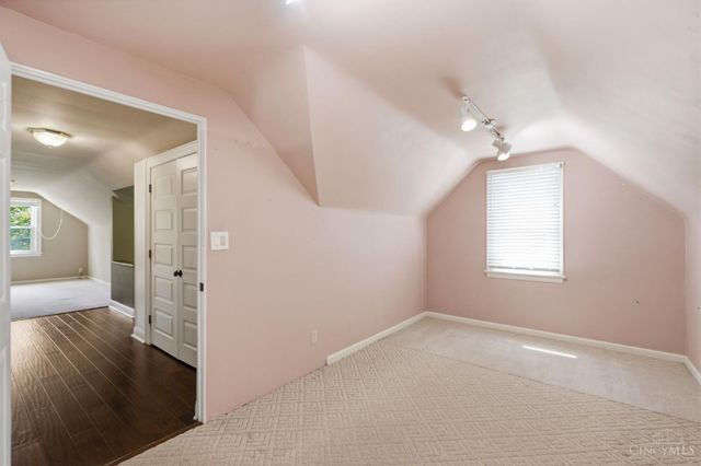 3605 E Galbraith Road, Amberley, OH 45236