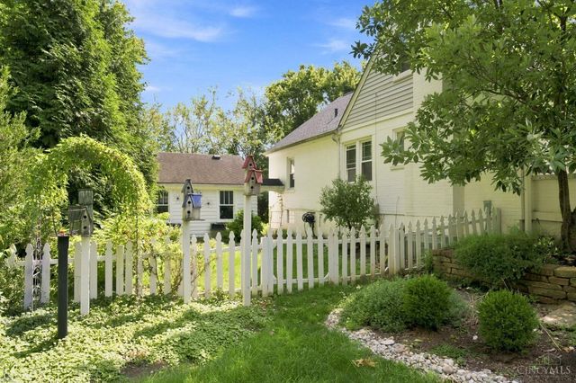3605 E Galbraith Road, Amberley, OH 45236