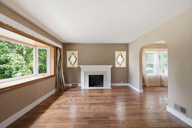 3605 E Galbraith Road, Amberley, OH 45236