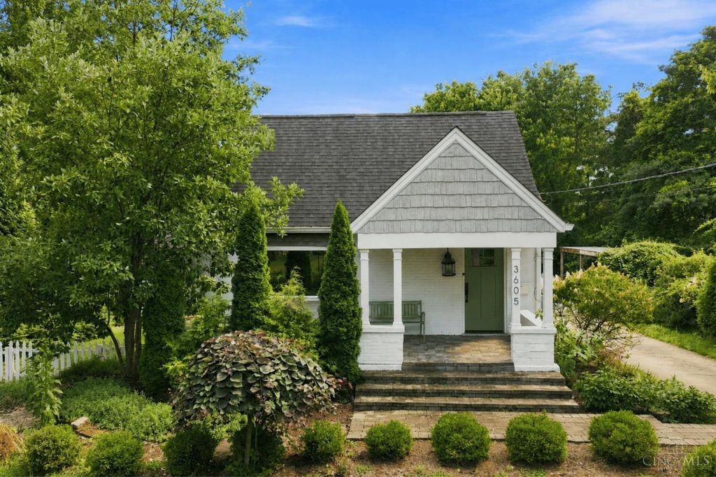 3605 E Galbraith Road, Amberley, OH 45236