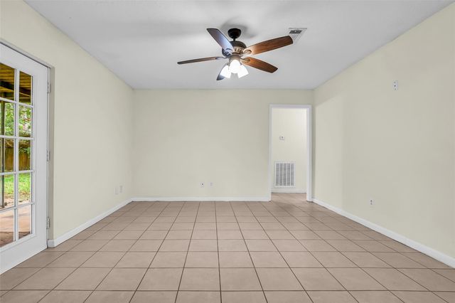 1303 S Fenner Avenue, Cleveland, TX 77327