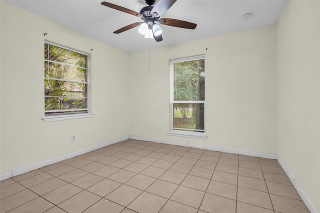 1303 S Fenner Avenue, Cleveland, TX 77327