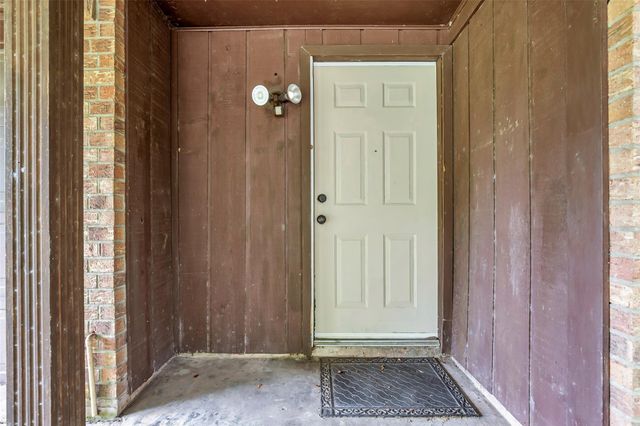 1303 S Fenner Avenue, Cleveland, TX 77327