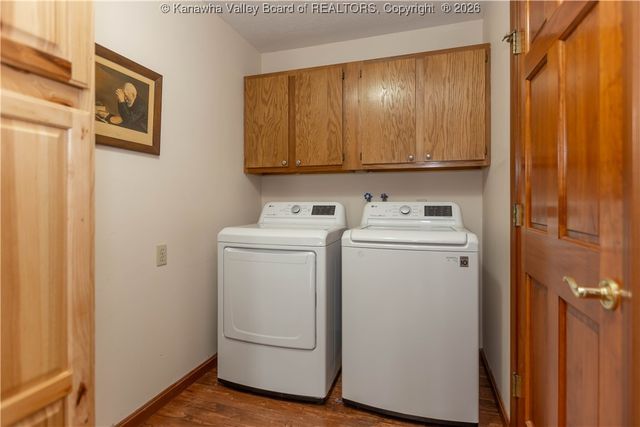 97 Willowood Circle, Hurricane, WV 25526