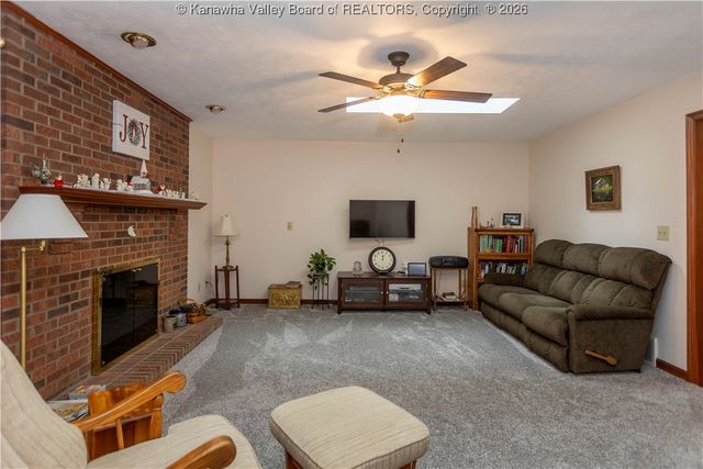 97 Willowood Circle, Hurricane, WV 25526