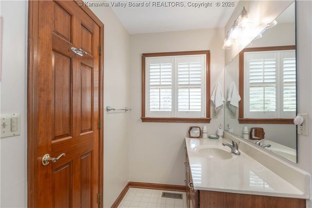 97 Willowood Circle, Hurricane, WV 25526