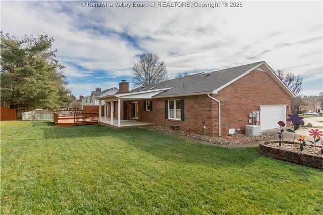 97 Willowood Circle, Hurricane, WV 25526