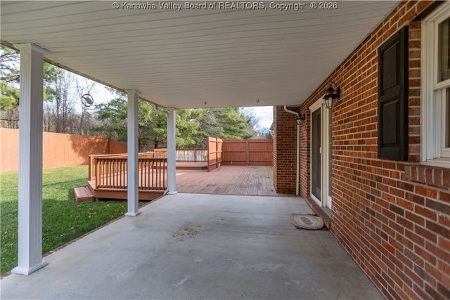 97 Willowood Circle, Hurricane, WV 25526