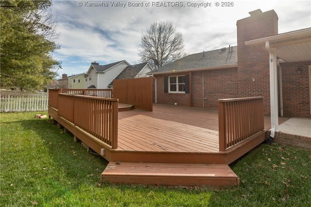 97 Willowood Circle, Hurricane, WV 25526