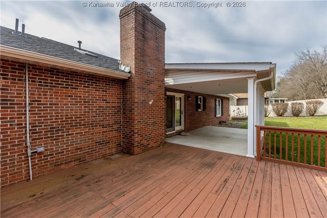 97 Willowood Circle, Hurricane, WV 25526