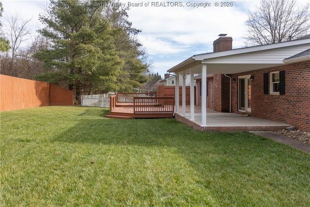 97 Willowood Circle, Hurricane, WV 25526