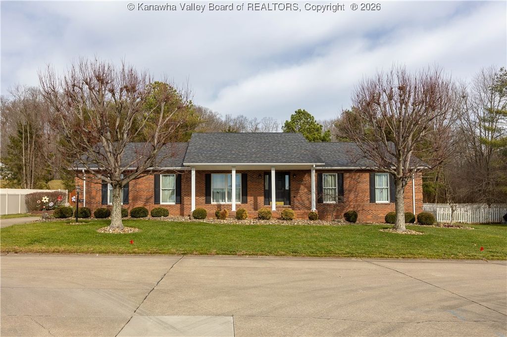 97 Willowood Circle, Hurricane, WV 25526