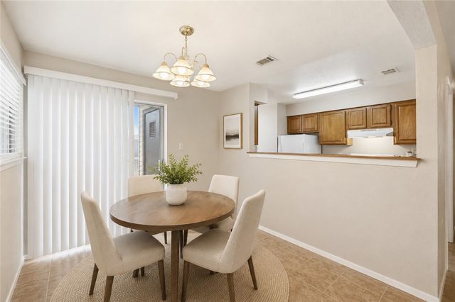 2100 Windsor Drive 37, Bryan, TX 77802