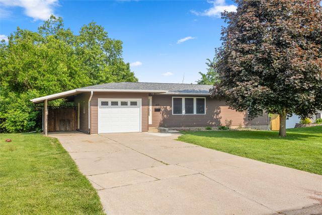 817 Roberts Terrace, Marshalltown, IA 50158