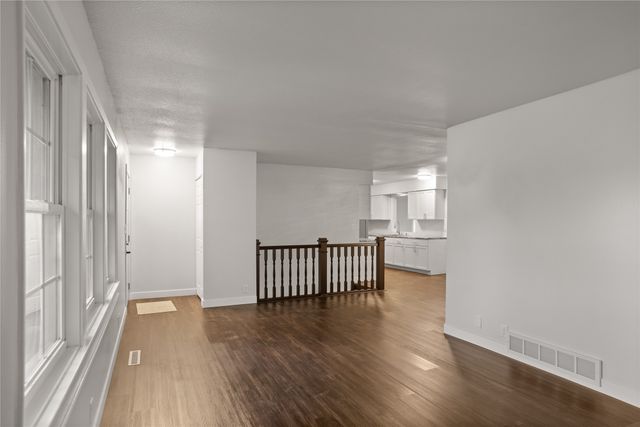 817 Roberts Terrace, Marshalltown, IA 50158