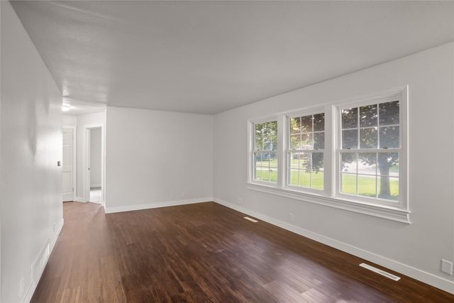 817 Roberts Terrace, Marshalltown, IA 50158