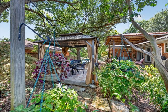 9840 Twin Creek Drive, Dallas, TX 75228