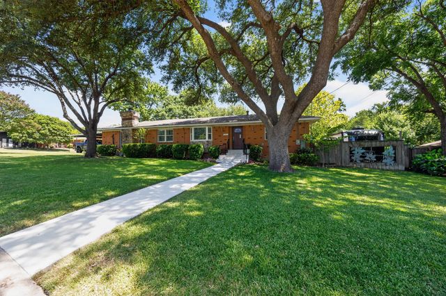 9840 Twin Creek Drive, Dallas, TX 75228