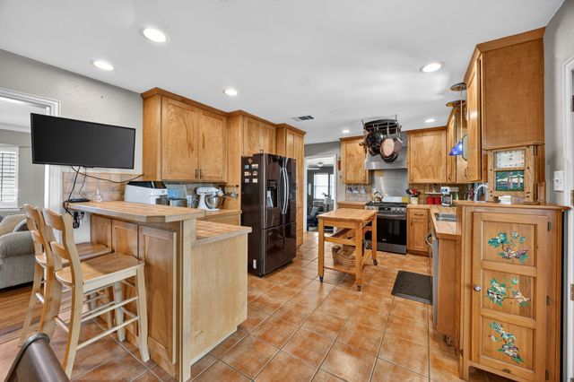 9840 Twin Creek Drive, Dallas, TX 75228