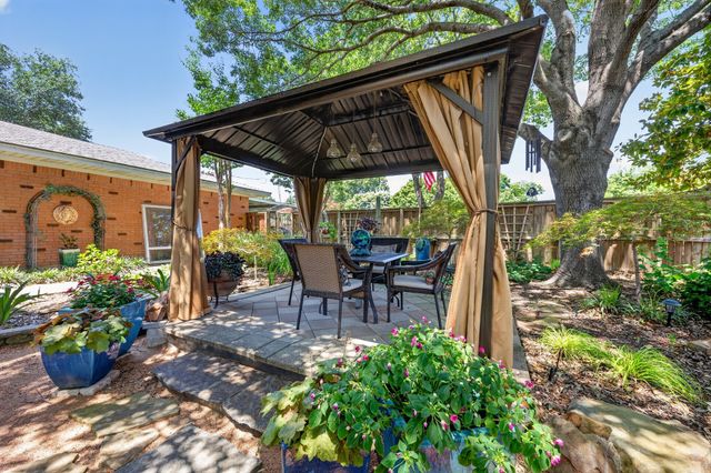 9840 Twin Creek Drive, Dallas, TX 75228