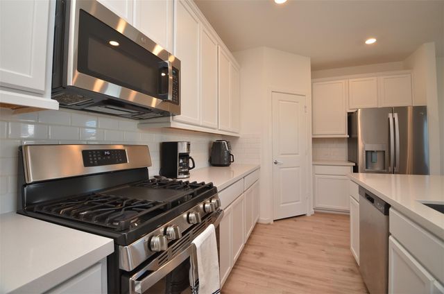 21830 Redwood Bluff Trail, Cypress, TX 77433