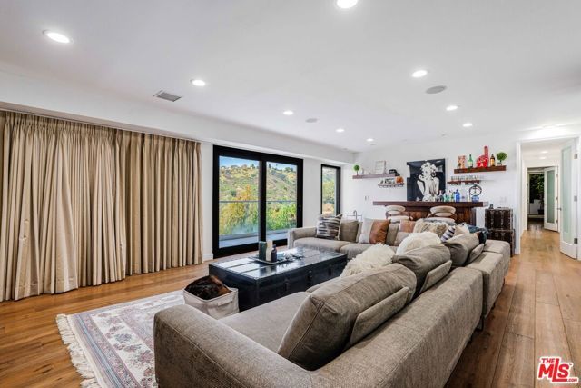 1441 Summitridge Drive, Beverly Hills, CA 90210